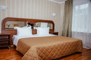 Номер полулюкс (с завтраком) в Гостинице Киевская